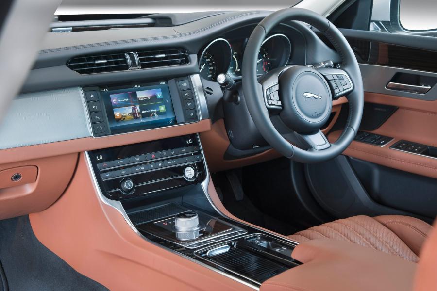  Jaguar XF Portfolio 2016 года  (AU) (фото 20 из 20)